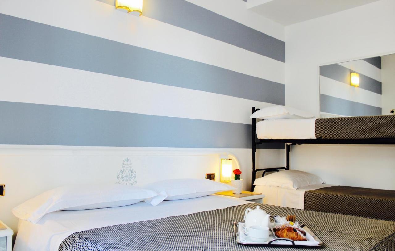 Hotel Du Soleil Ріміні Екстер'єр фото