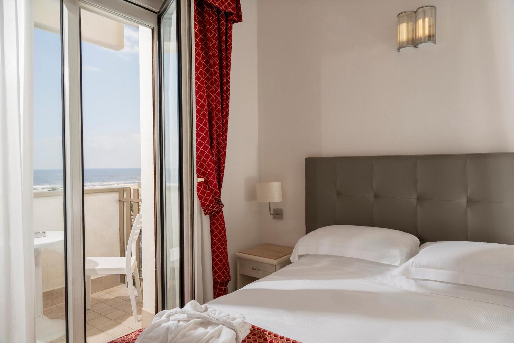Hotel Du Soleil Ріміні Екстер'єр фото