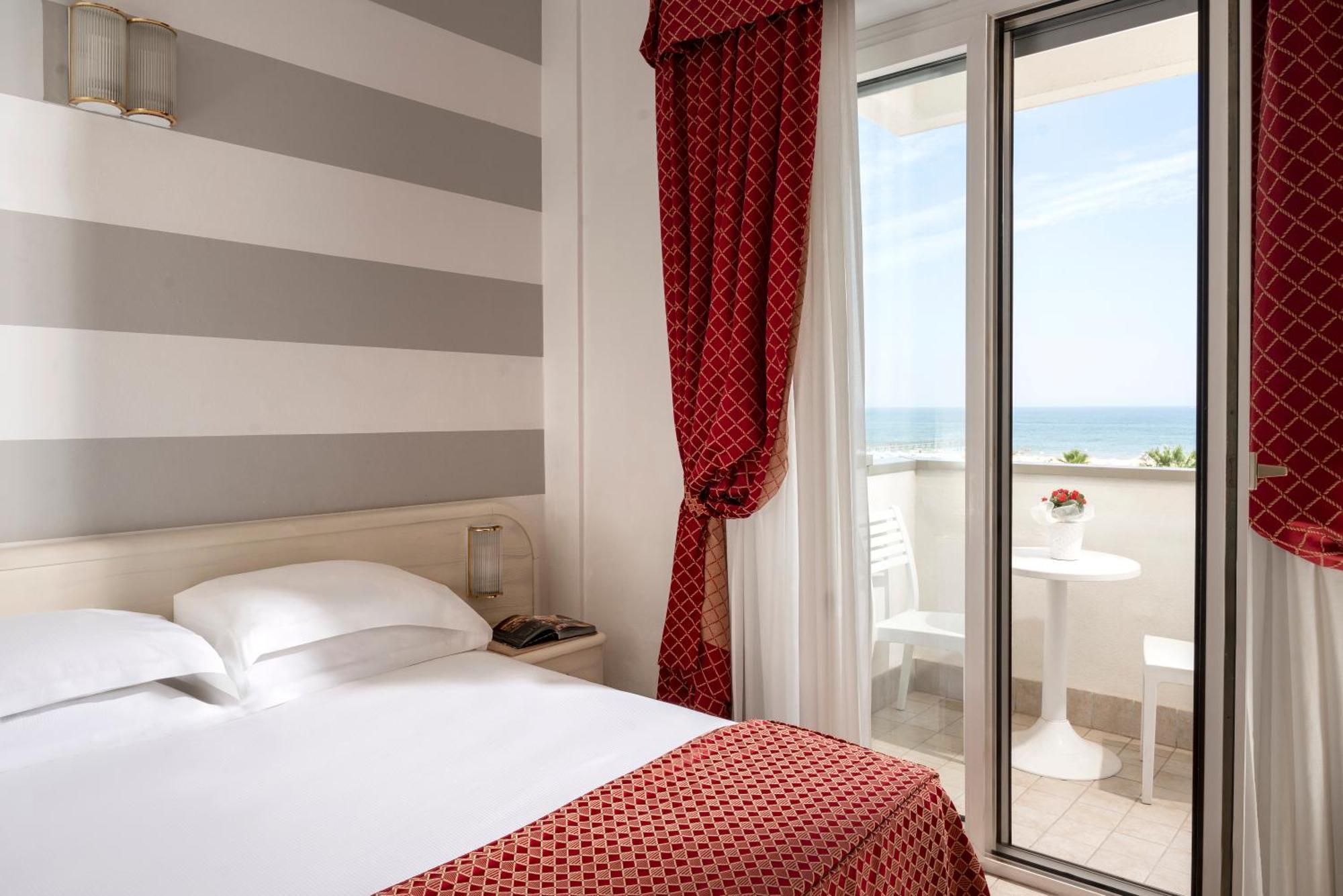 Hotel Du Soleil Ріміні Екстер'єр фото